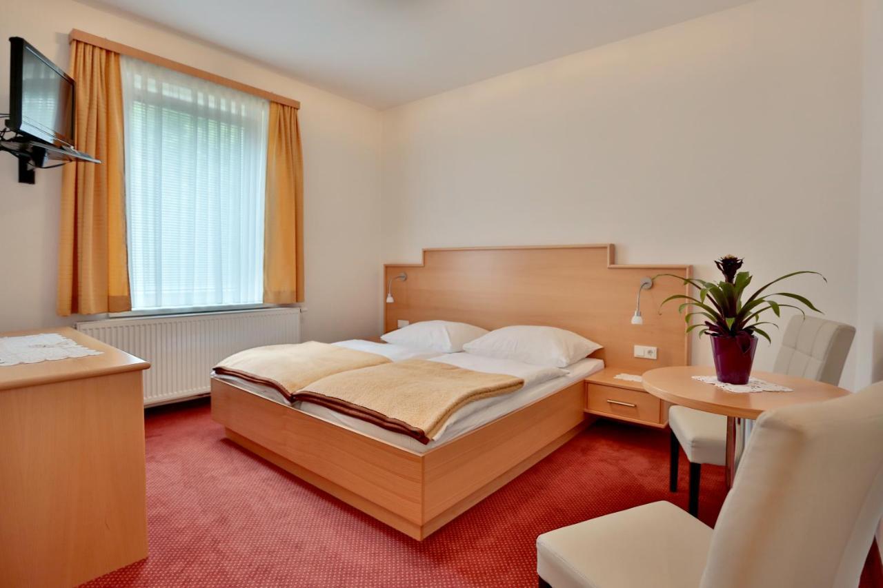 Hotel Reineldis Mureck Extérieur photo